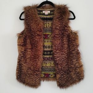 Mossimo Womens Hippie/BoHo Faux Fur Vest Taupe Brown /Size M